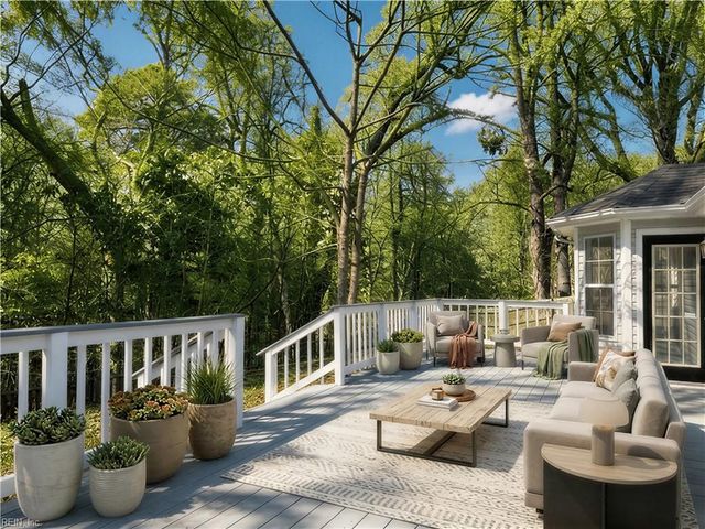 211 Misty Ridge LN, Suffolk, VA 23434