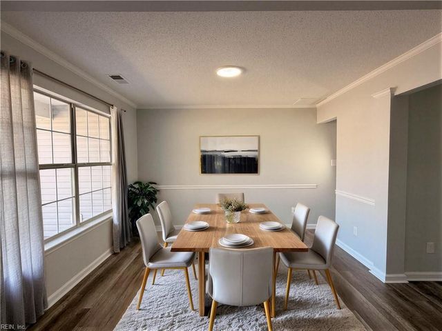 211 Misty Ridge LN, Suffolk, VA 23434