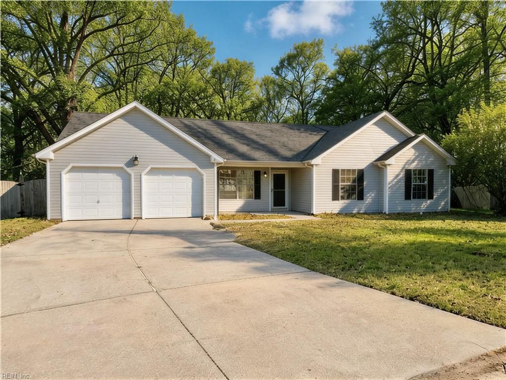 211 Misty Ridge LN, Suffolk, VA 23434