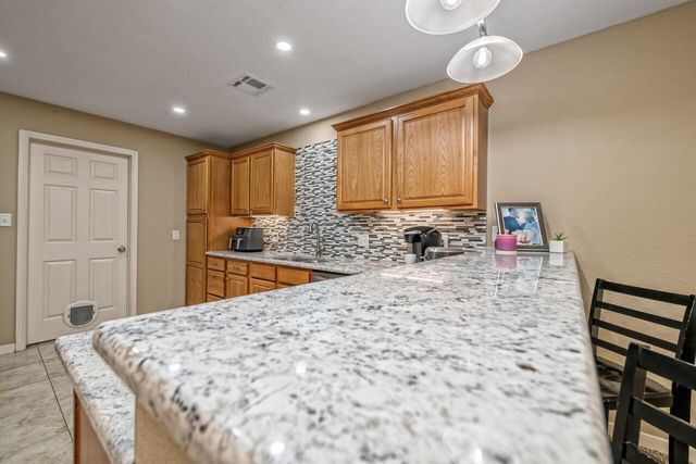 807 Chambers Creek, Hewitt, TX 76643