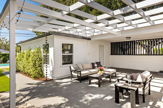 435 Cambridge Drive, Burbank, CA 91504