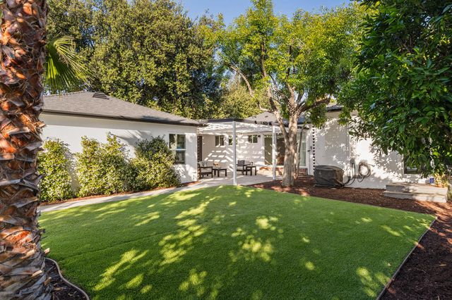 435 Cambridge Drive, Burbank, CA 91504