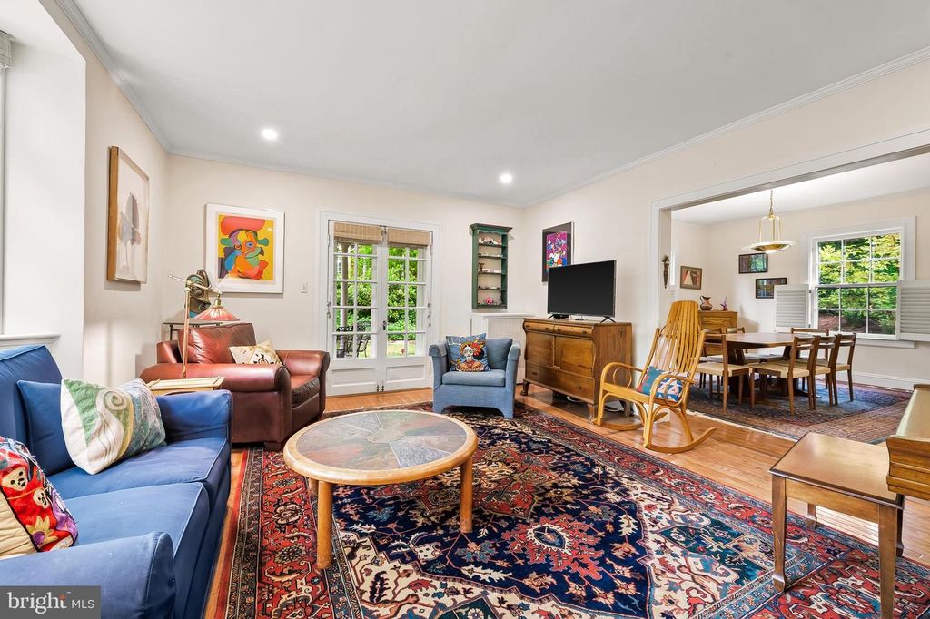 Image 13 of property listing at 614 W UNIVERSITY PKWY, Baltimore, MD 21210