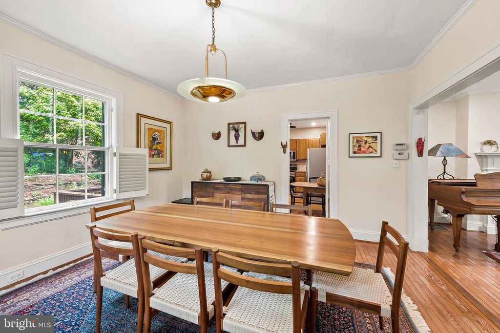 Image 15 of property listing at 614 W UNIVERSITY PKWY, Baltimore, MD 21210