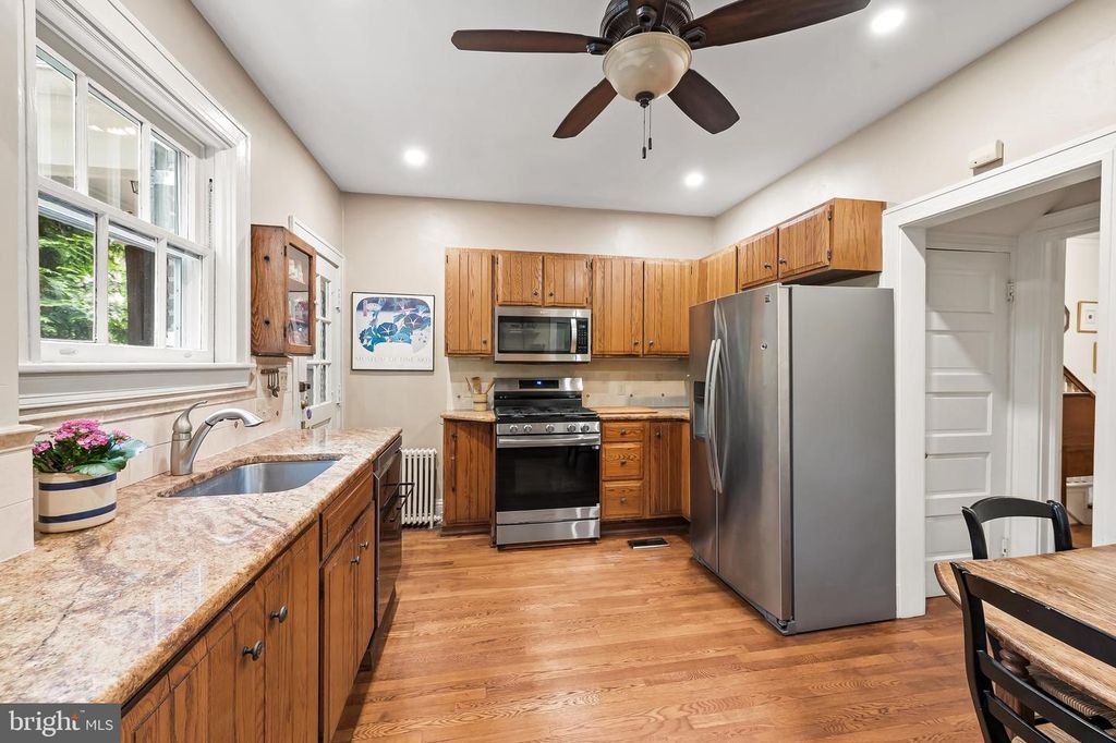 Image 19 of property listing at 614 W UNIVERSITY PKWY, Baltimore, MD 21210