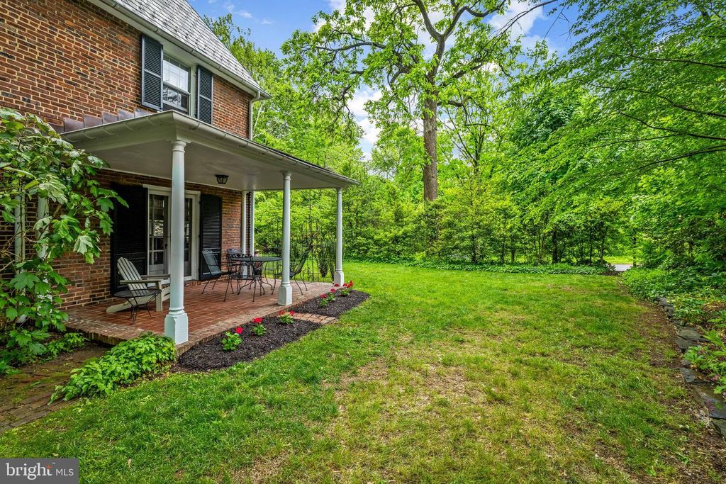 Image 8 of property listing at 614 W UNIVERSITY PKWY, Baltimore, MD 21210