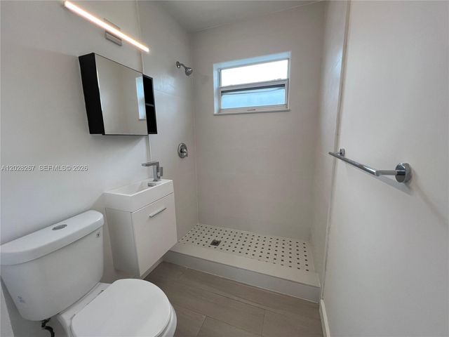 7035 NE 4th Ct 3, Miami, FL 33138