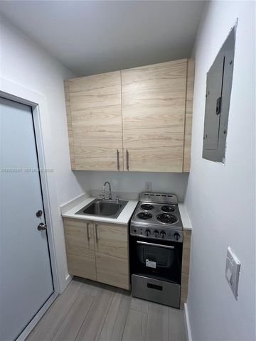 7035 NE 4th Ct 3, Miami, FL 33138