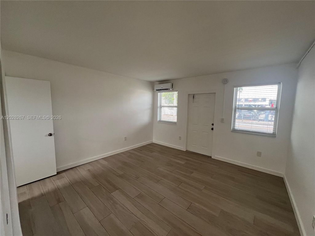 7035 NE 4th Ct 3, Miami, FL 33138