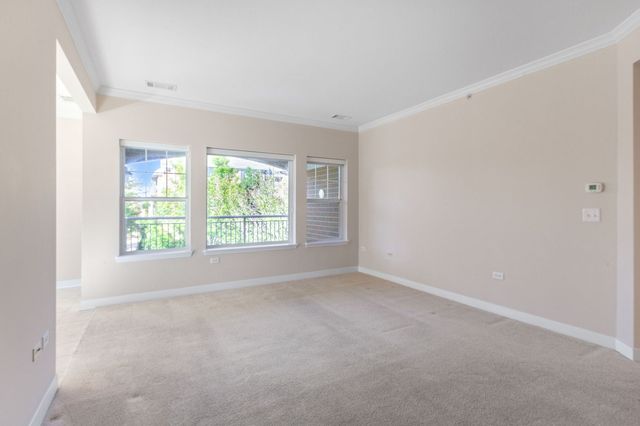 2671 Stone Circle 208, Geneva, IL 60134