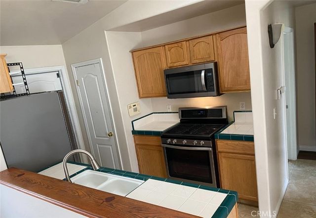 305 Tanner Michael, Bakersfield, CA 93308