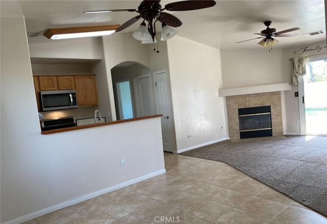 305 Tanner Michael, Bakersfield, CA 93308