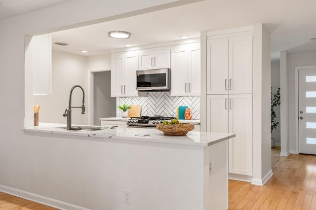 4305 Yucatan LN, Austin, TX 78727