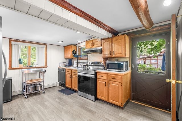57 Dogwood Ln, West Milford Twp., NJ 07421