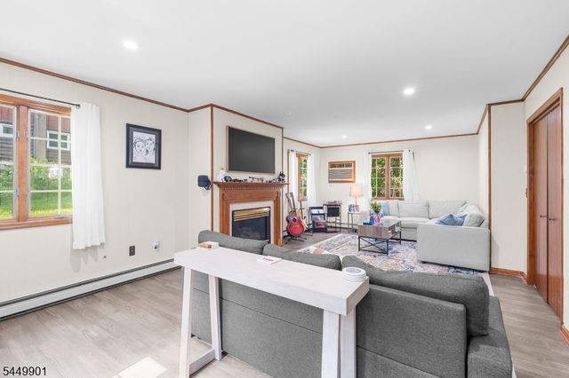 57 Dogwood Ln, West Milford Twp., NJ 07421