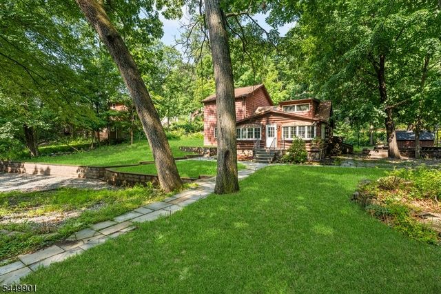 57 Dogwood Ln, West Milford Twp., NJ 07421