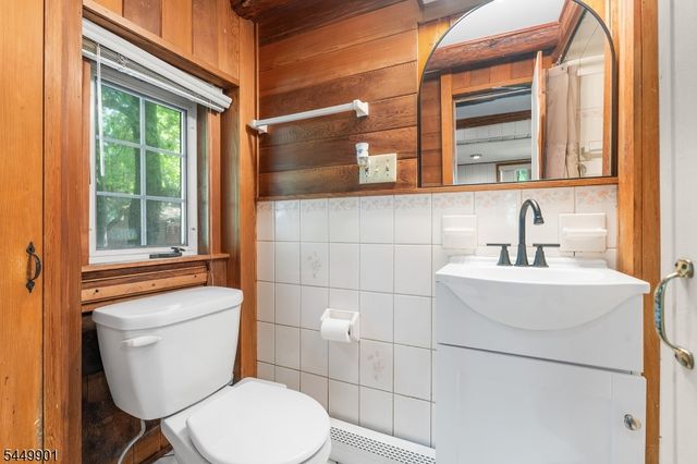 57 Dogwood Ln, West Milford Twp., NJ 07421