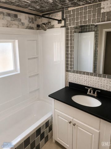 217 E Moneta Avenue, Bakersfield, CA 93308
