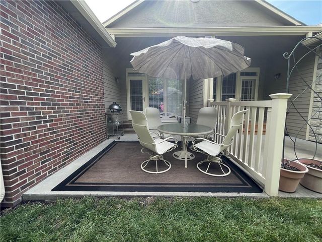 15756 S Sunset Drive 703, Olathe, KS 66062