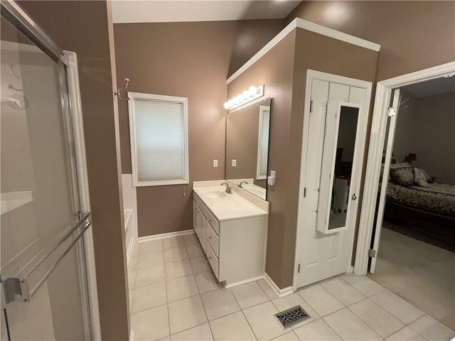 15756 S Sunset Drive 703, Olathe, KS 66062