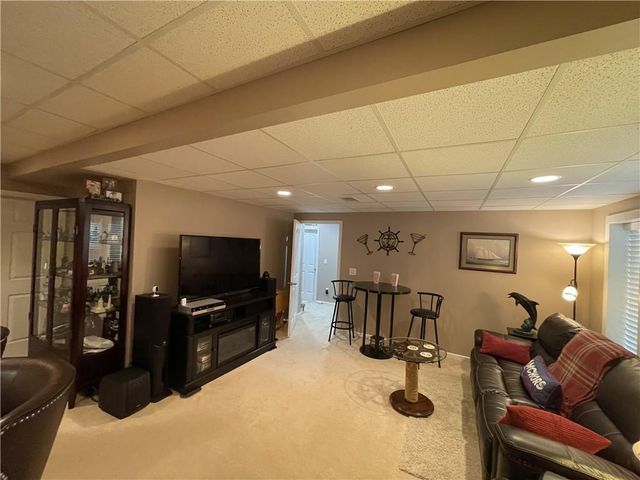 15756 S Sunset Drive 703, Olathe, KS 66062