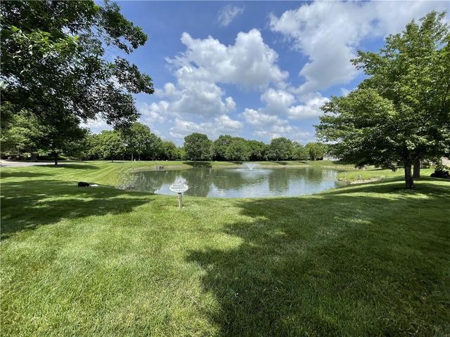 15756 S Sunset Drive 703, Olathe, KS 66062