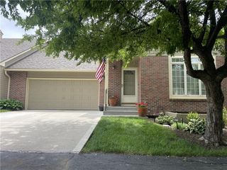 15756 S Sunset Drive 703, Olathe, KS 66062