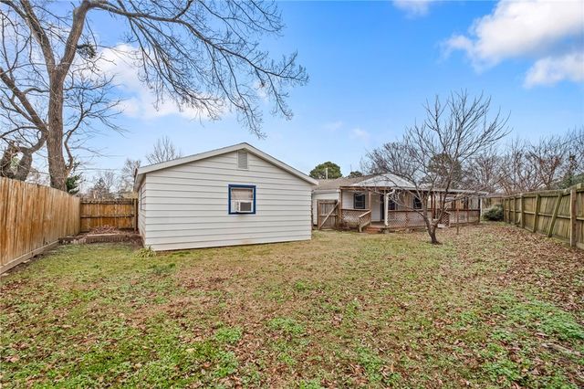 307 Commercial Street, Prairie Grove, AR 72753