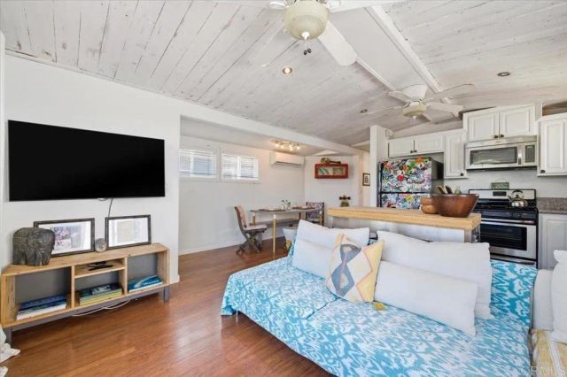 123 Jasper 38, Encinitas, CA 92024