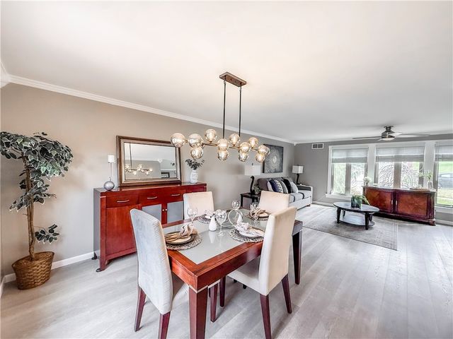 2662 Bethel Crest Dr, Bethel Park, PA 15102