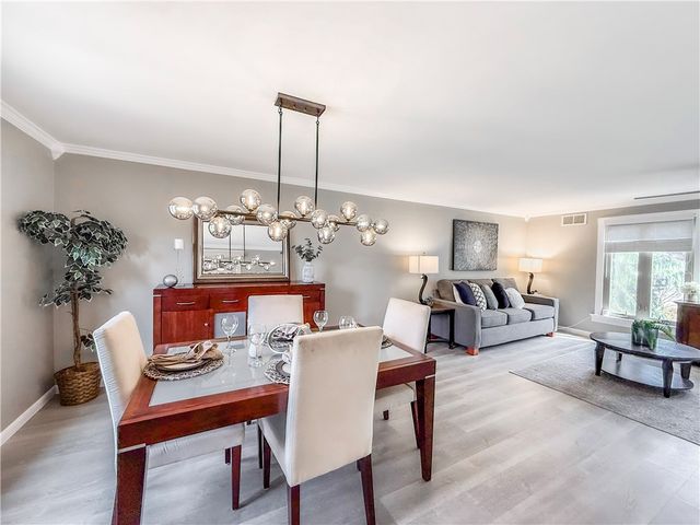 2662 Bethel Crest Dr, Bethel Park, PA 15102