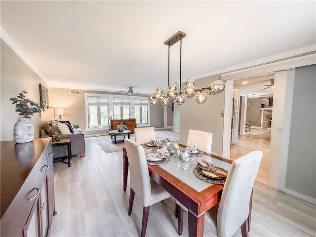 2662 Bethel Crest Dr, Bethel Park, PA 15102