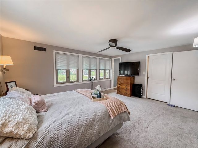 2662 Bethel Crest Dr, Bethel Park, PA 15102