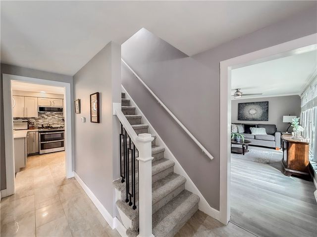 2662 Bethel Crest Dr, Bethel Park, PA 15102