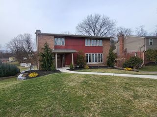 2662 Bethel Crest Dr, Bethel Park, PA 15102
