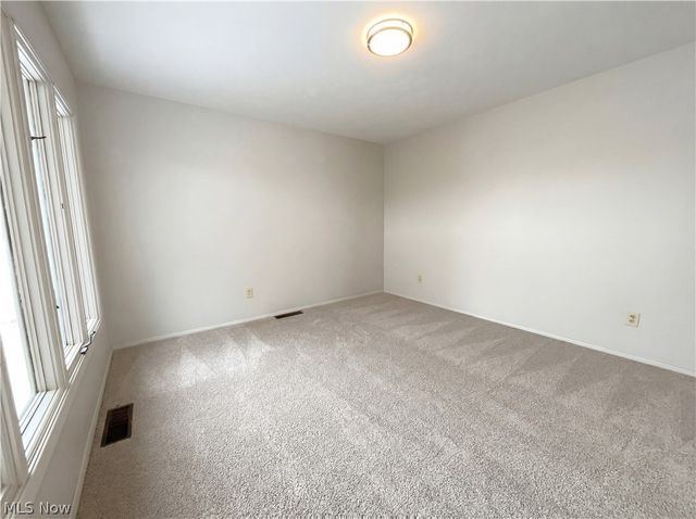 5896 Mills Creek Lane, North Ridgeville, OH 44039