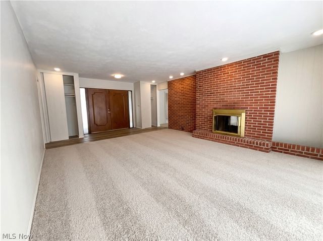 5896 Mills Creek Lane, North Ridgeville, OH 44039