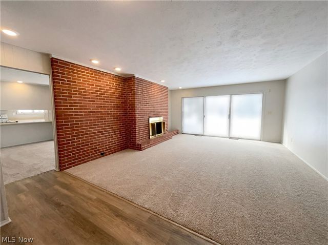 5896 Mills Creek Lane, North Ridgeville, OH 44039