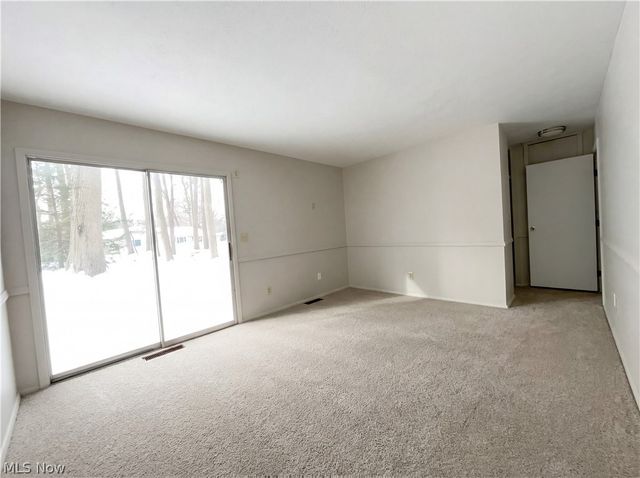 5896 Mills Creek Lane, North Ridgeville, OH 44039