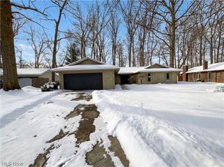 5896 Mills Creek Lane, North Ridgeville, OH 44039