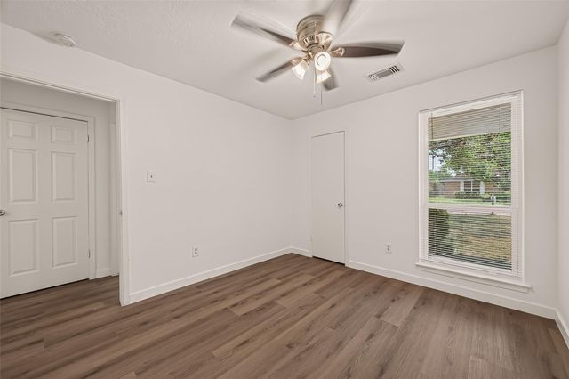 313 Stratmore Drive, Friendswood, TX 77546