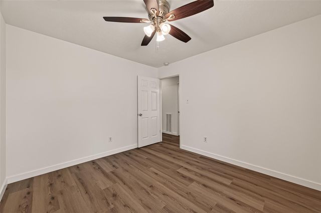 313 Stratmore Drive, Friendswood, TX 77546