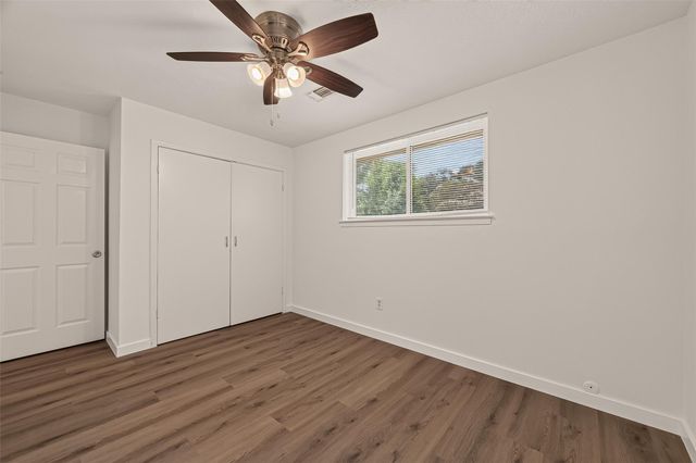 313 Stratmore Drive, Friendswood, TX 77546