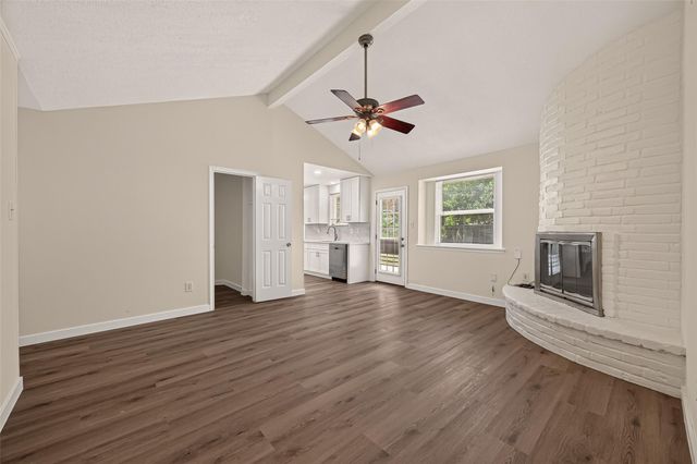 313 Stratmore Drive, Friendswood, TX 77546