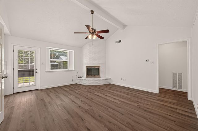 313 Stratmore Drive, Friendswood, TX 77546