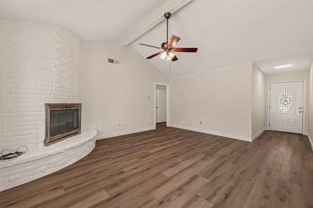 313 Stratmore Drive, Friendswood, TX 77546