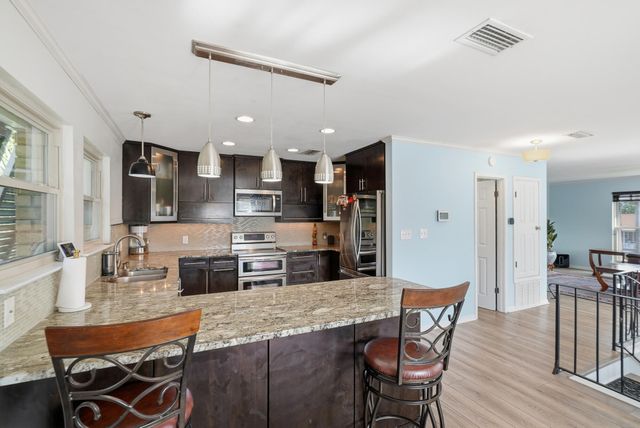 1148 Sunset Lane, Gulf Breeze, FL 32563