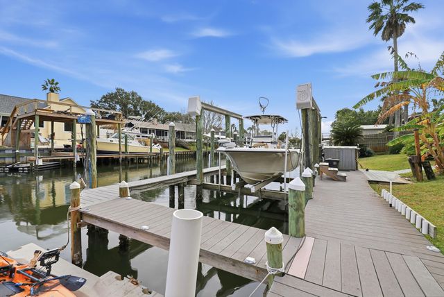 1148 Sunset Lane, Gulf Breeze, FL 32563