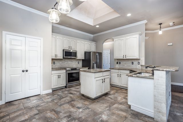 1812 Copper Leaf Drive, Corinth, TX 76210