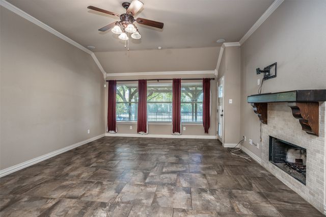 1812 Copper Leaf Drive, Corinth, TX 76210